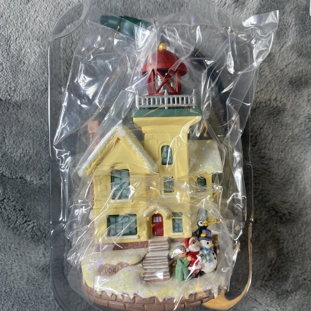 Hallmark Keepsake 2004 Lighthouse Greetings #8 Ornament Magic Collectors Series